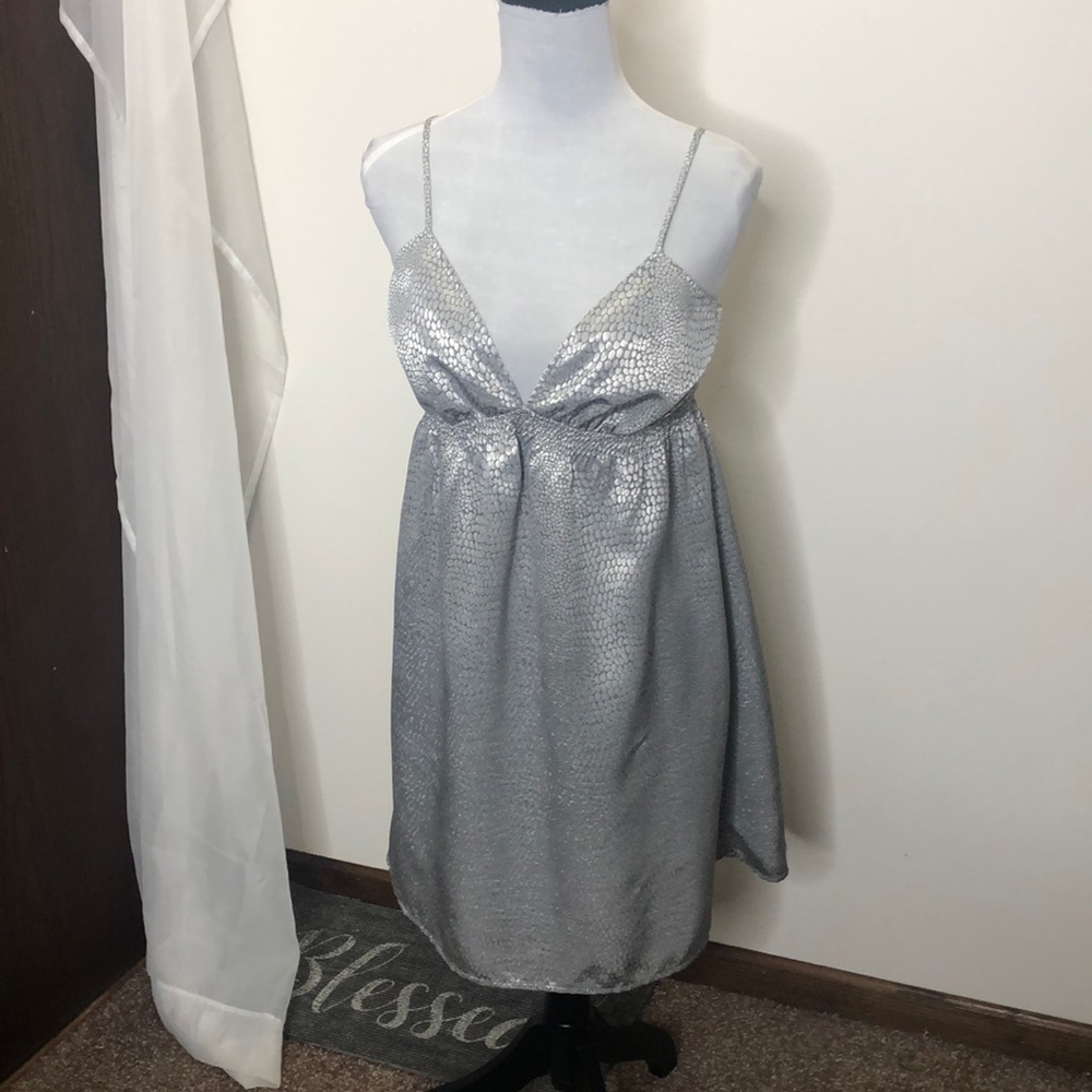 Exspress designstudio silver dragon scale midi spaghetti strap dress size M